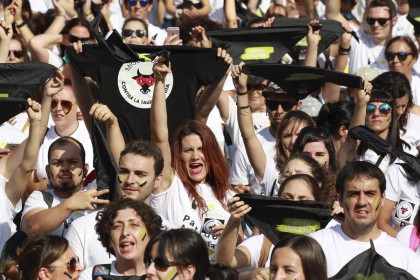 Χιλιάδες Ισπανοί στους δρόμους κατά των ταυρομαχιών
